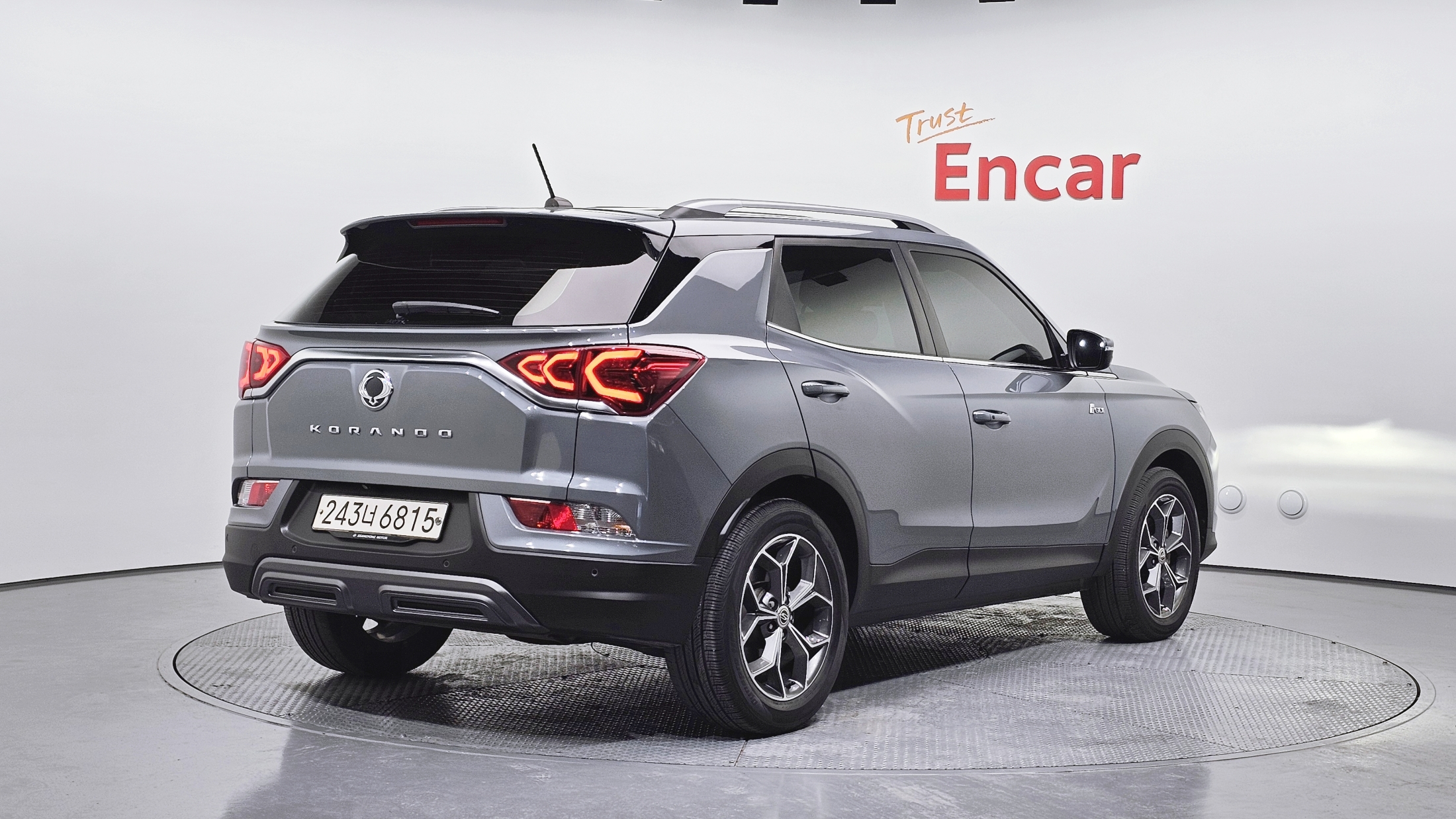 SSANGYONG KORANDO photo 2