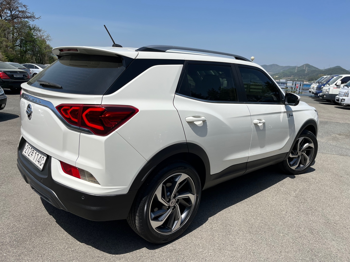 SSANGYONG KORANDO photo 3