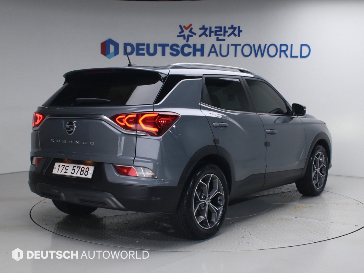 SSANGYONG KORANDO photo 2