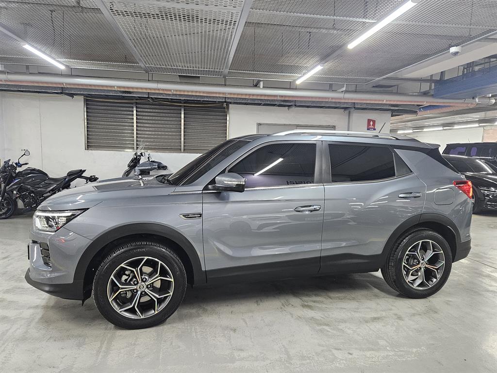 SSANGYONG KORANDO photo 2