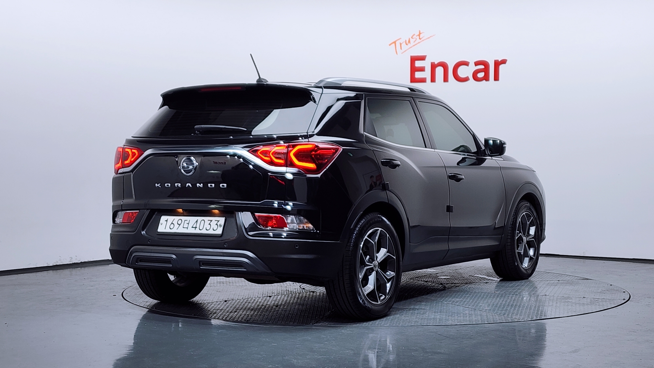 SSANGYONG KORANDO photo 2