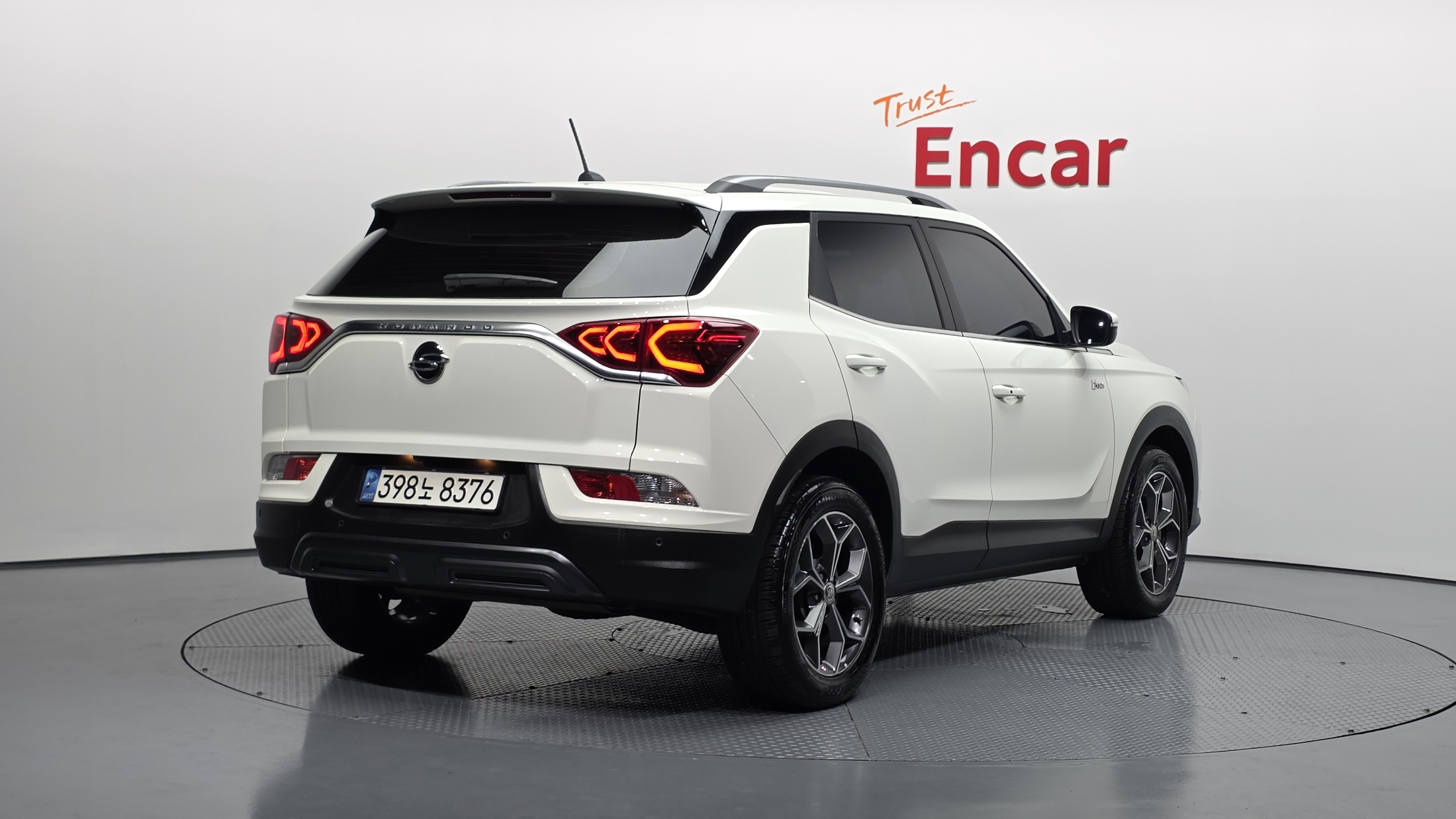 SSANGYONG KORANDO photo 2