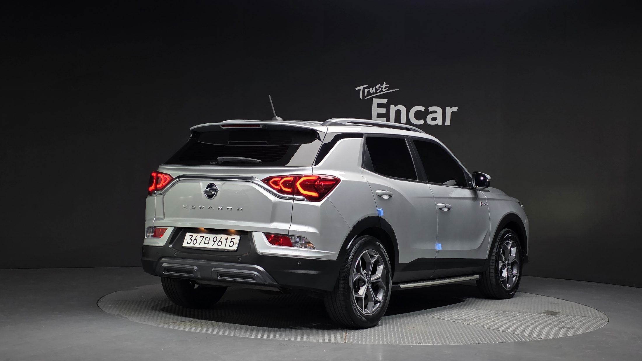 SSANGYONG KORANDO photo 2