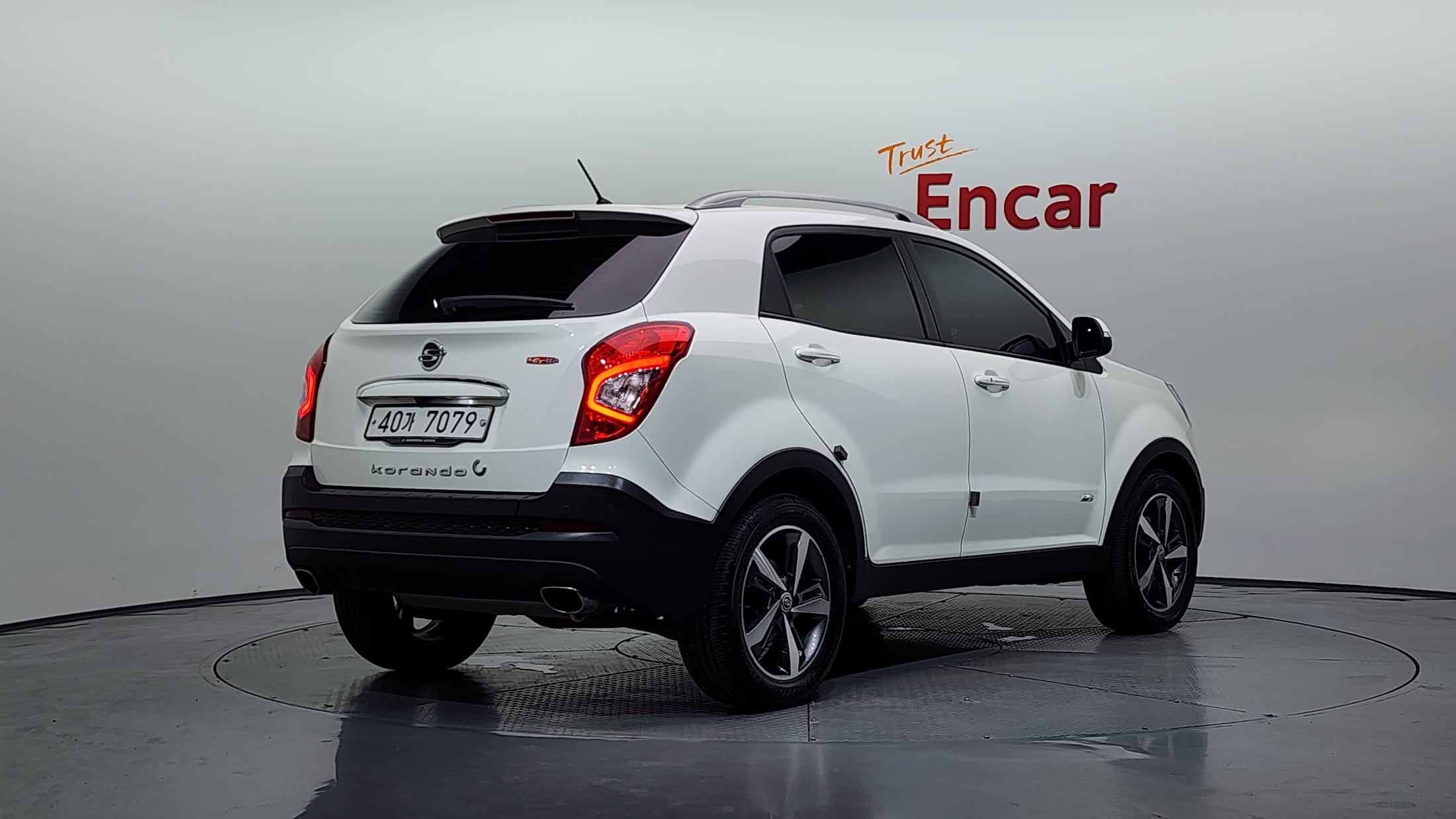 SSANGYONG KORANDO photo 2