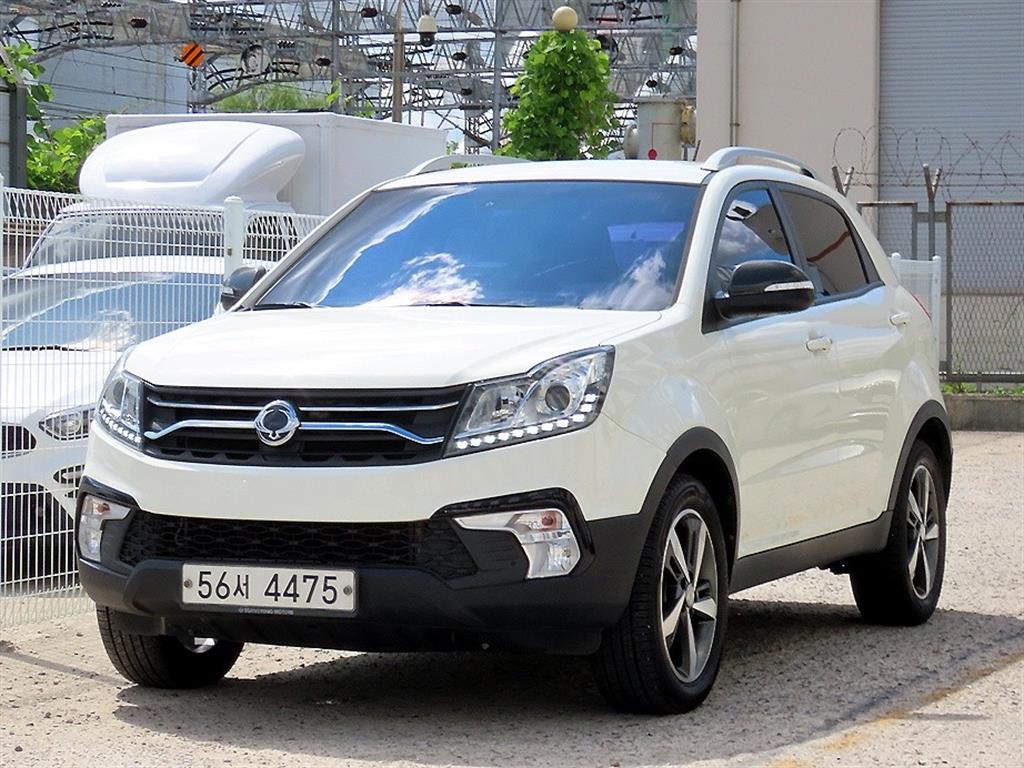 SSANGYONG KORANDO photo 2