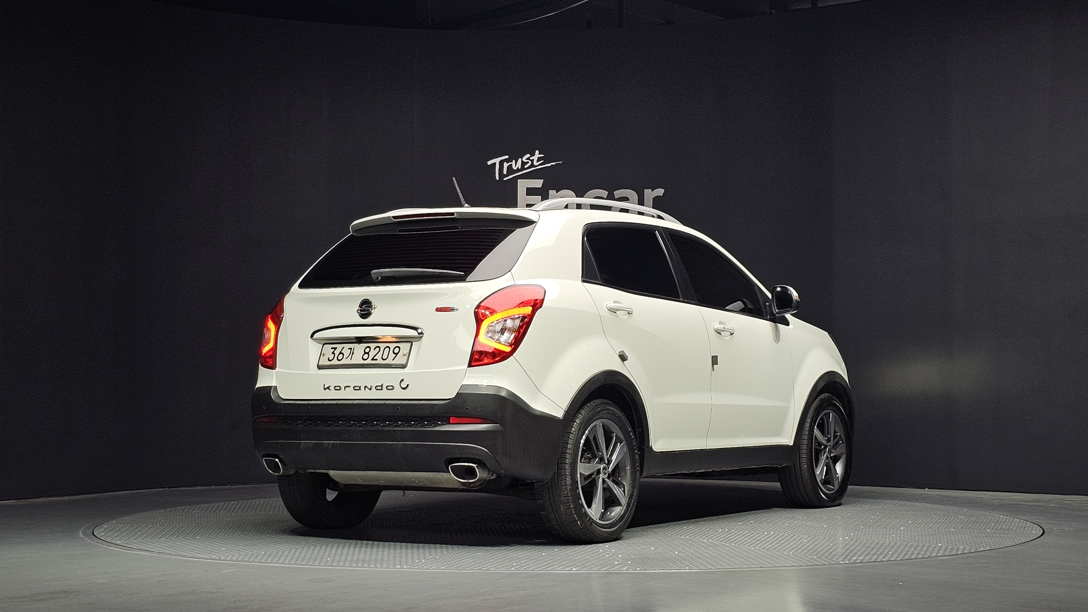 SSANGYONG KORANDO photo 2