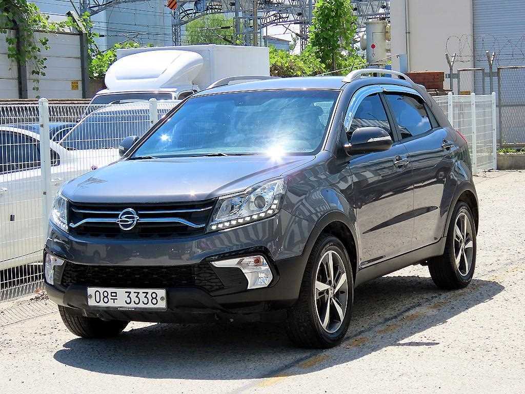 SSANGYONG KORANDO photo 2