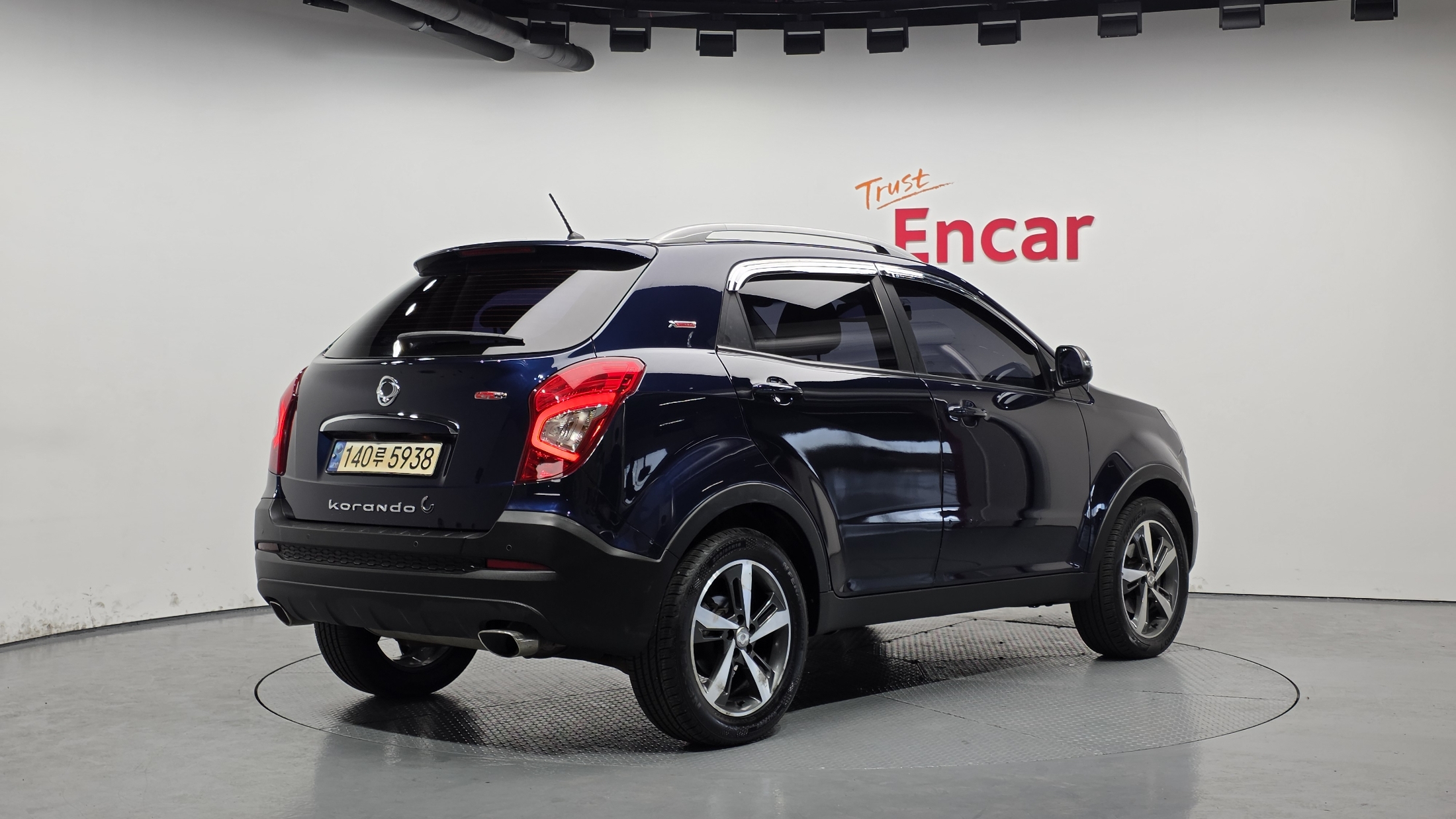 SSANGYONG KORANDO photo 2