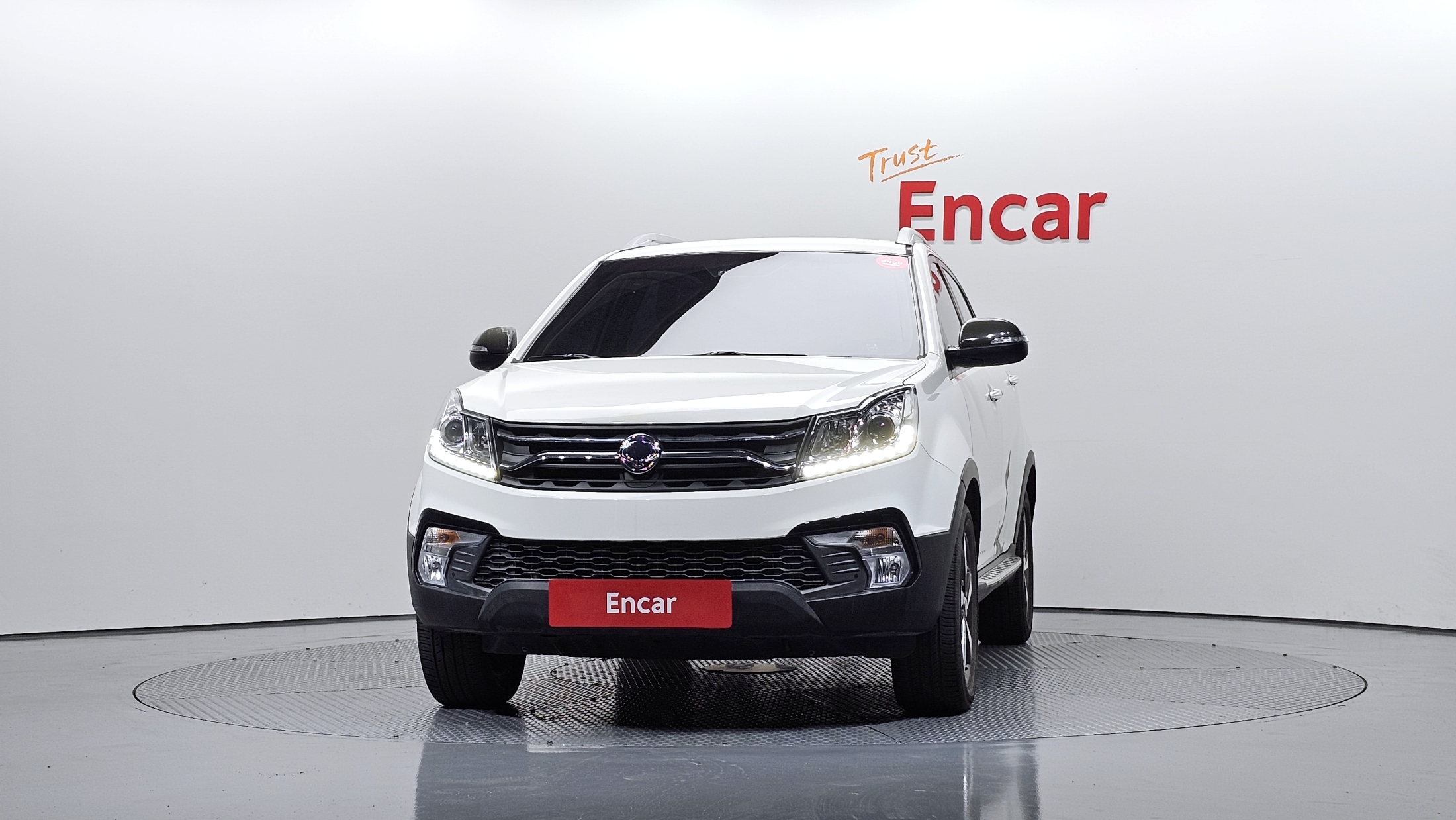 SSANGYONG KORANDO photo 3