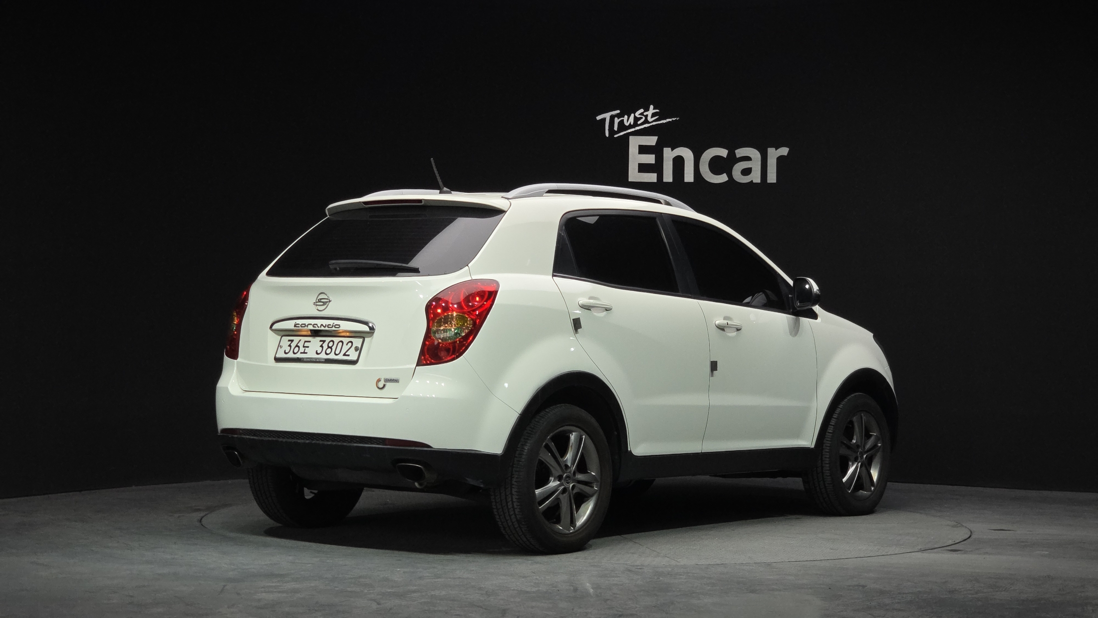 SSANGYONG KORANDO photo 2
