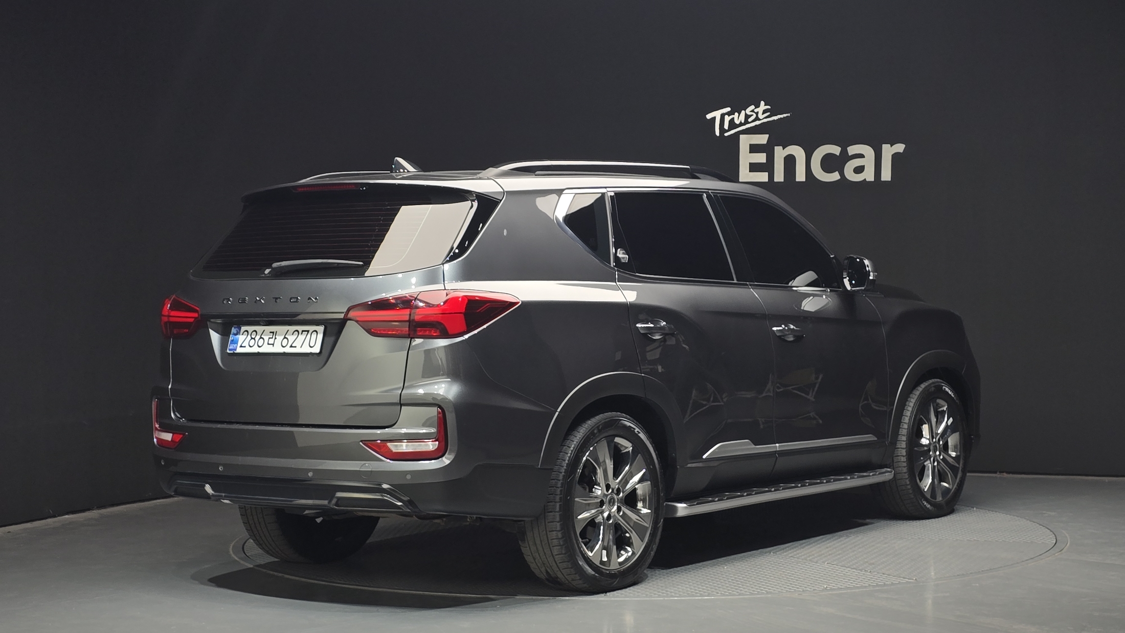 SSANGYONG REXTON photo 2