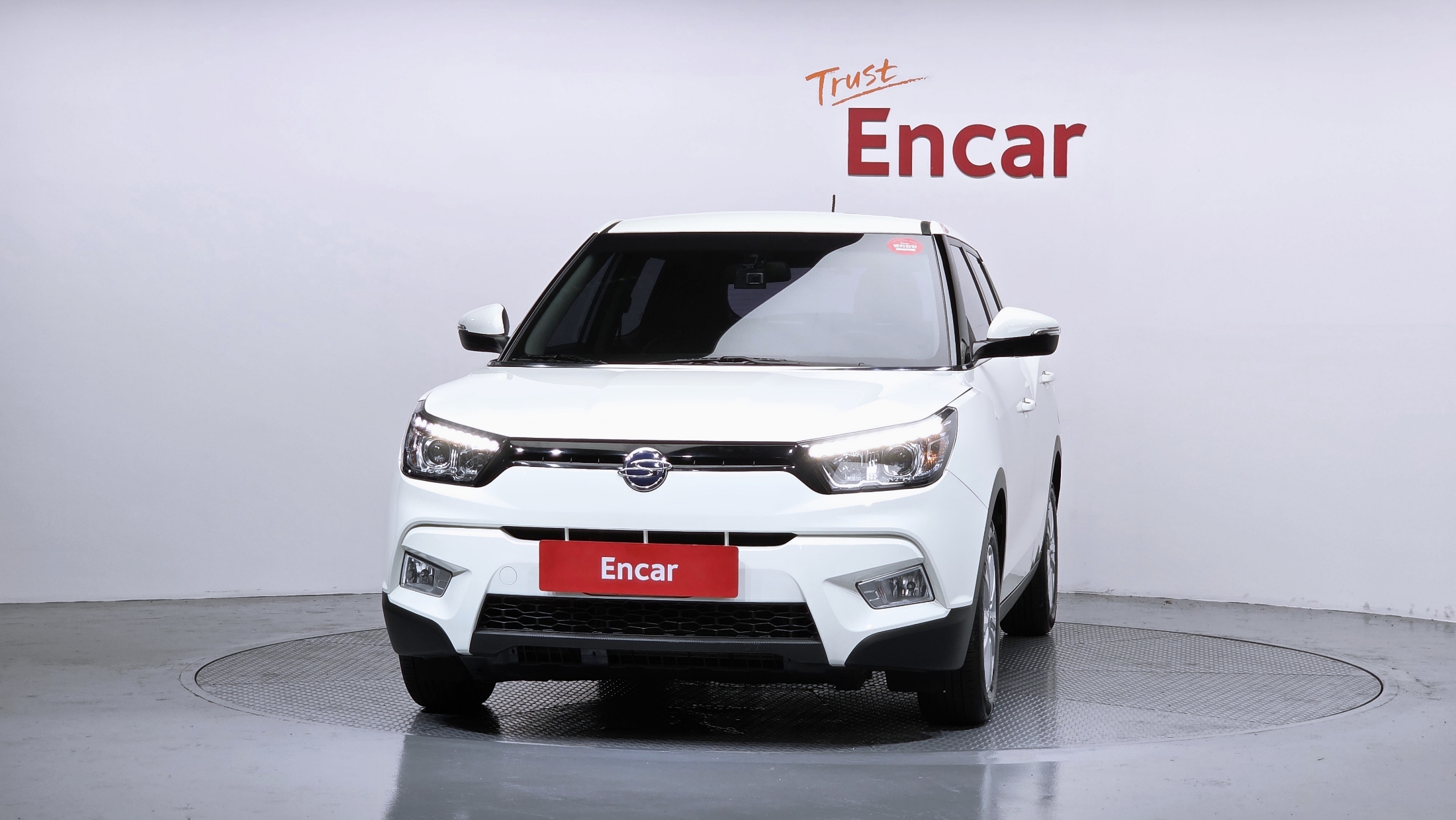 SSANGYONG TIVOLI photo 3