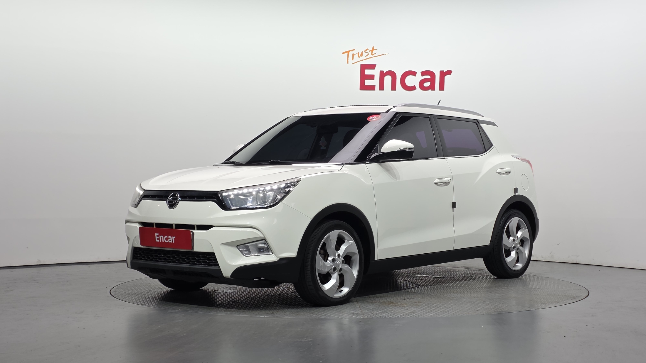 SSANGYONG TIVOLI 2015