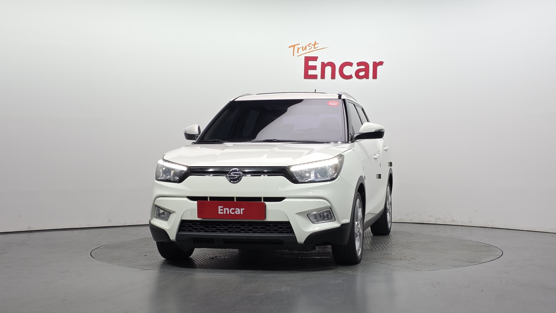 SSANGYONG TIVOLI photo 3