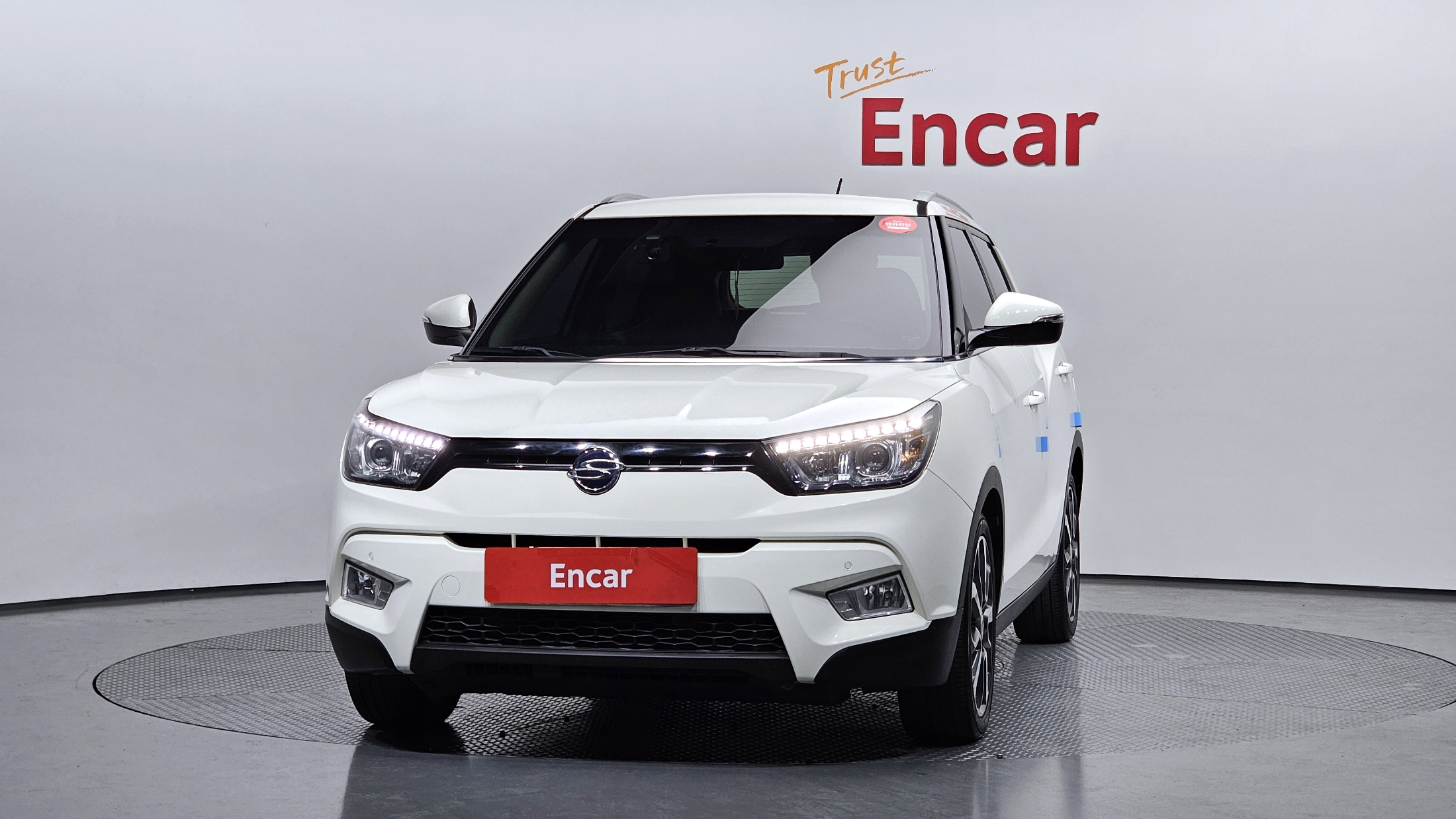 SSANGYONG TIVOLI photo 3