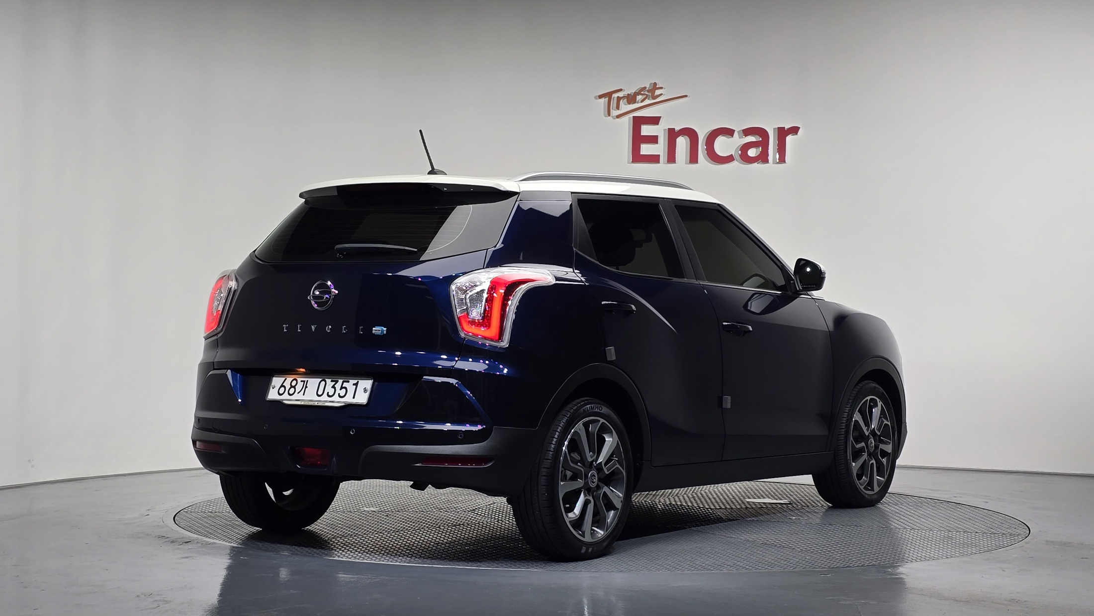 SSANGYONG TIVOLI photo 2