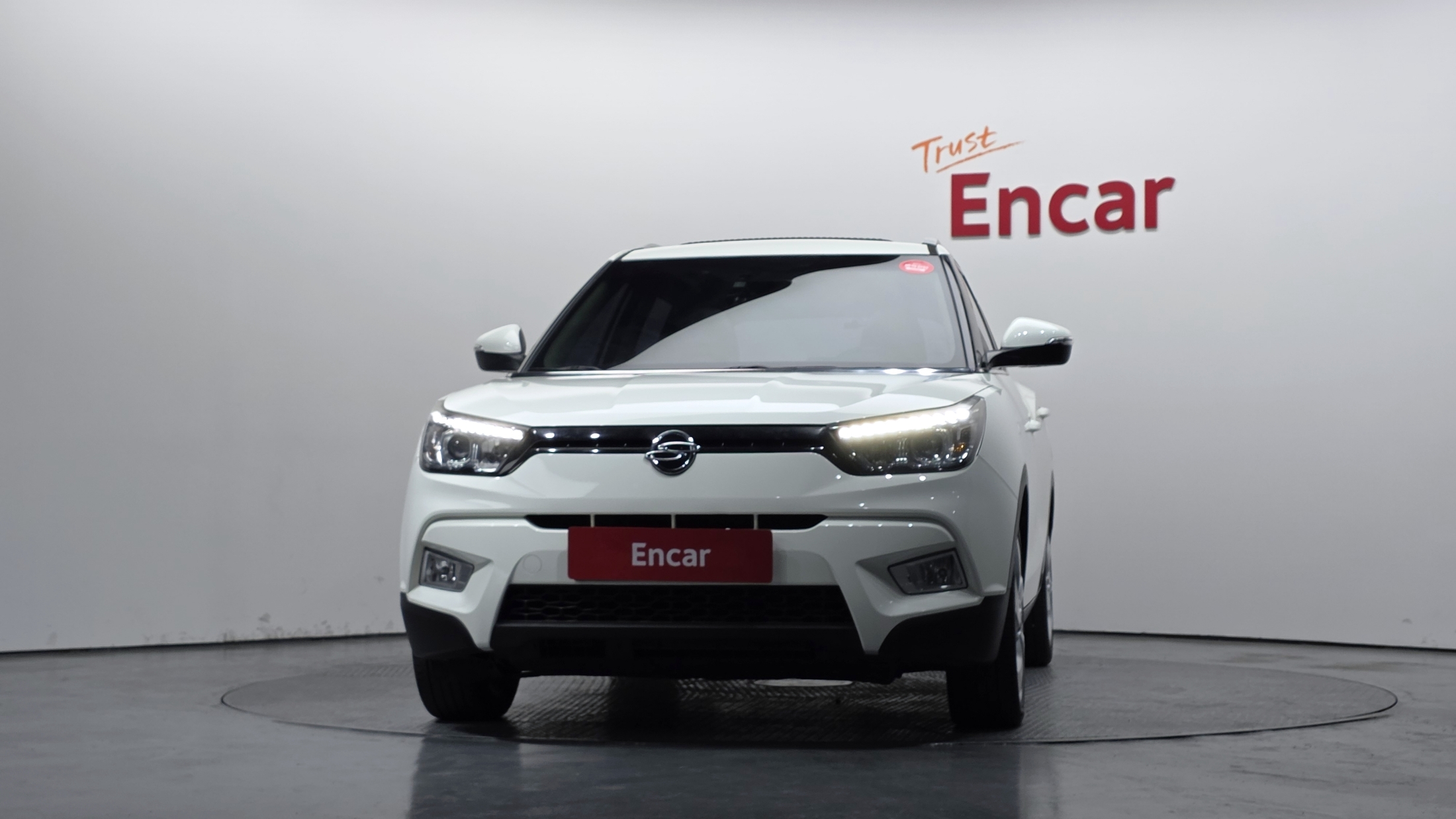 SSANGYONG TIVOLI photo 3