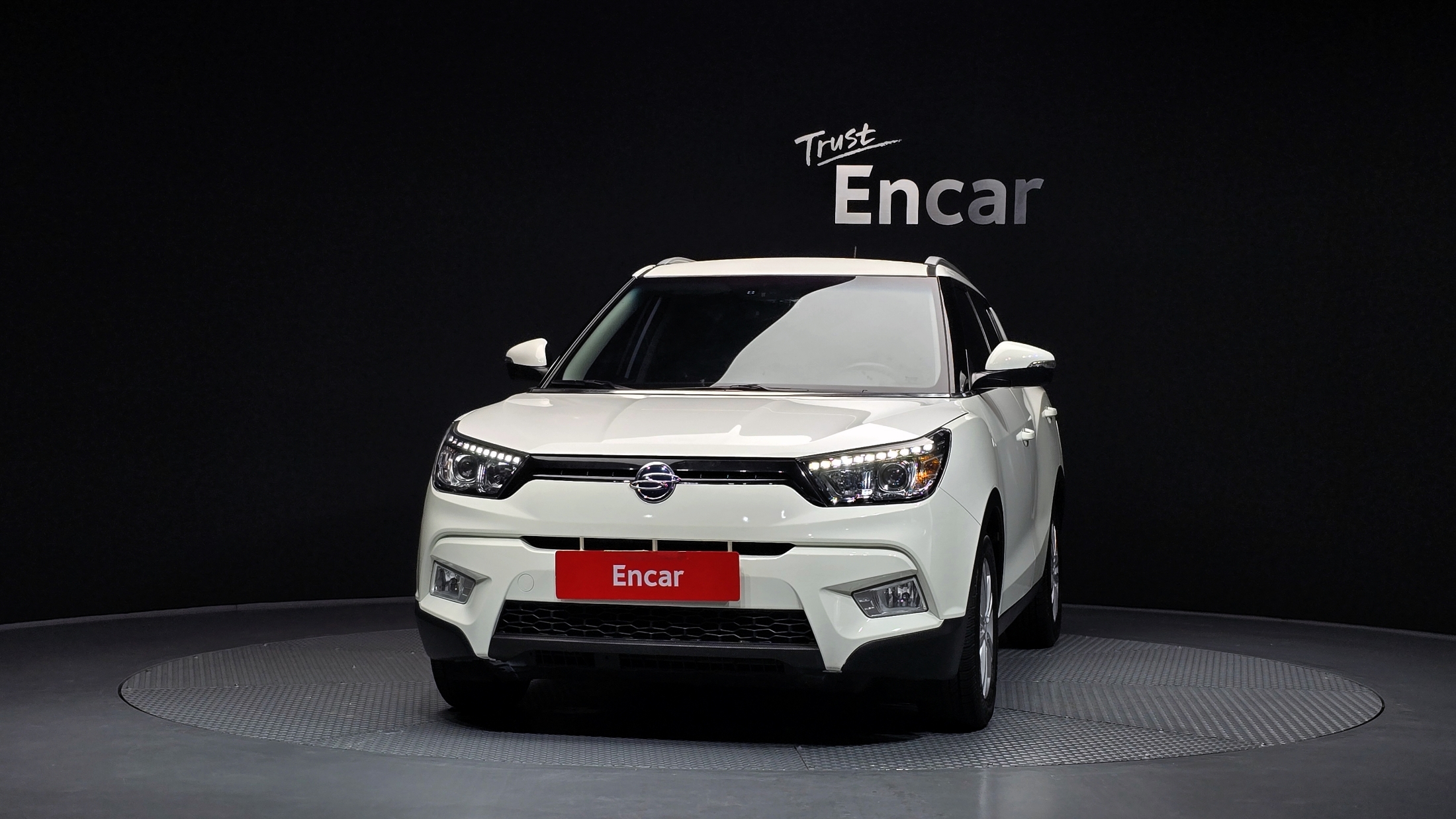 SSANGYONG TIVOLI photo 3