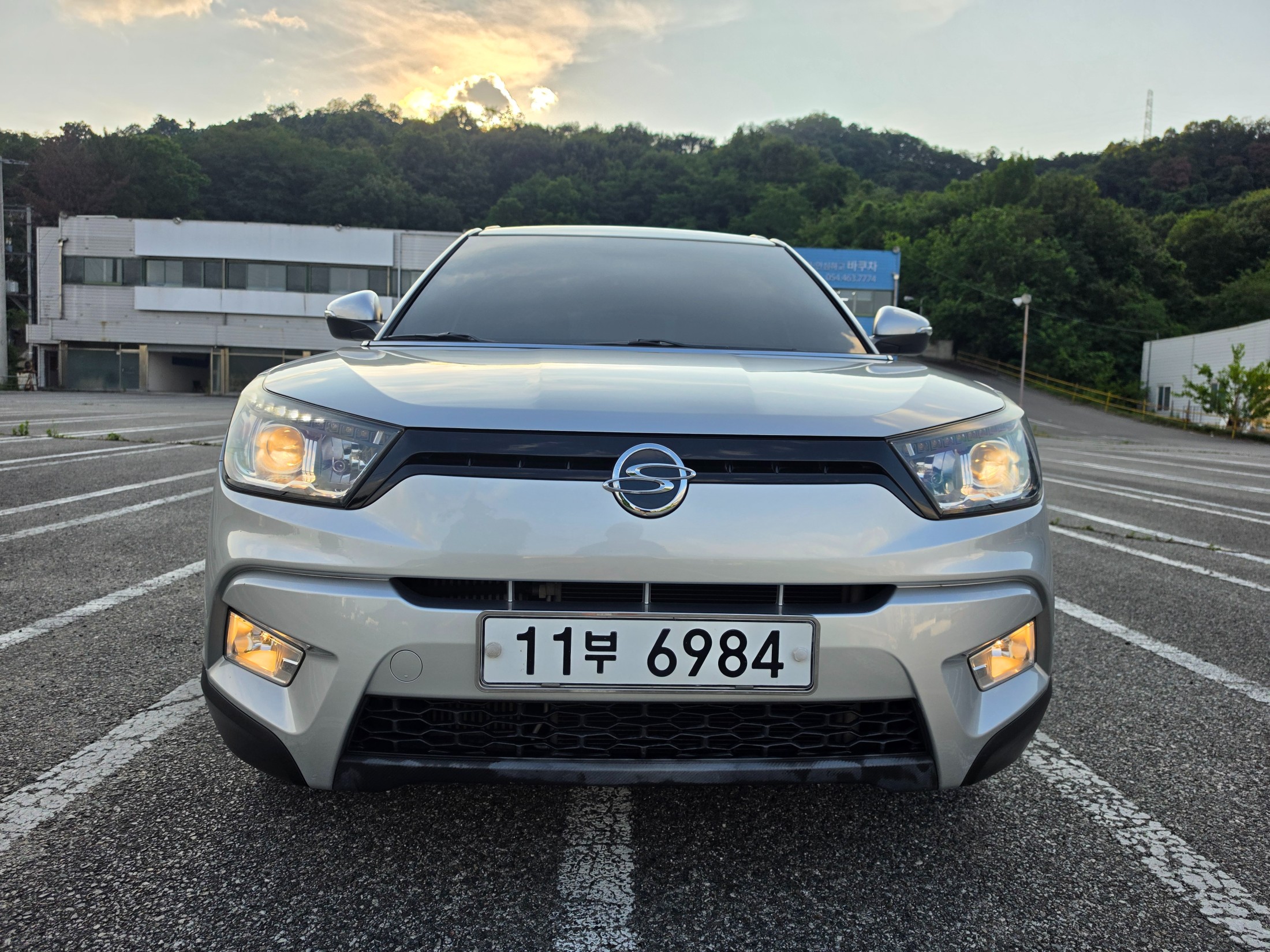 SSANGYONG TIVOLI photo 2
