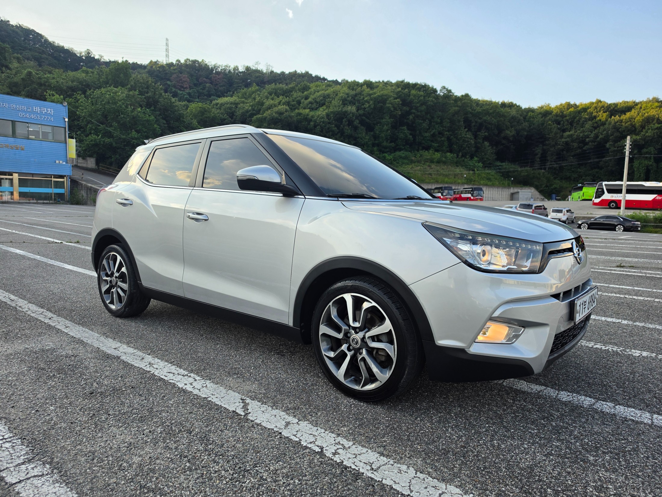 SSANGYONG TIVOLI photo 3