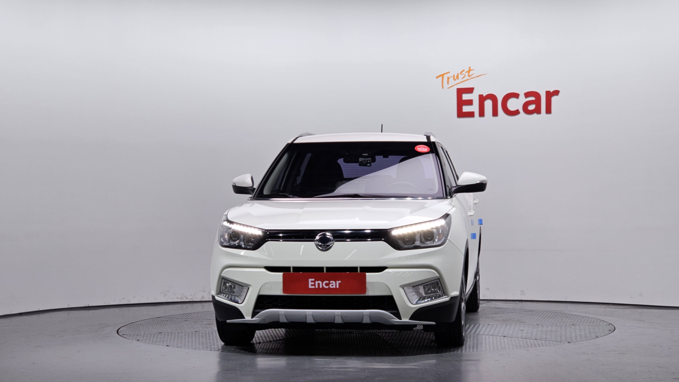 SSANGYONG TIVOLI photo 3