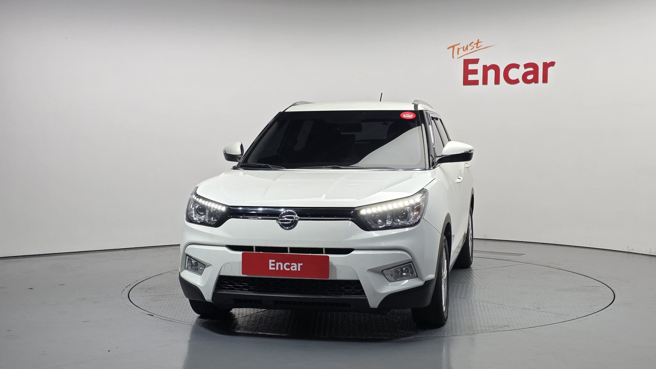 SSANGYONG TIVOLI photo 3
