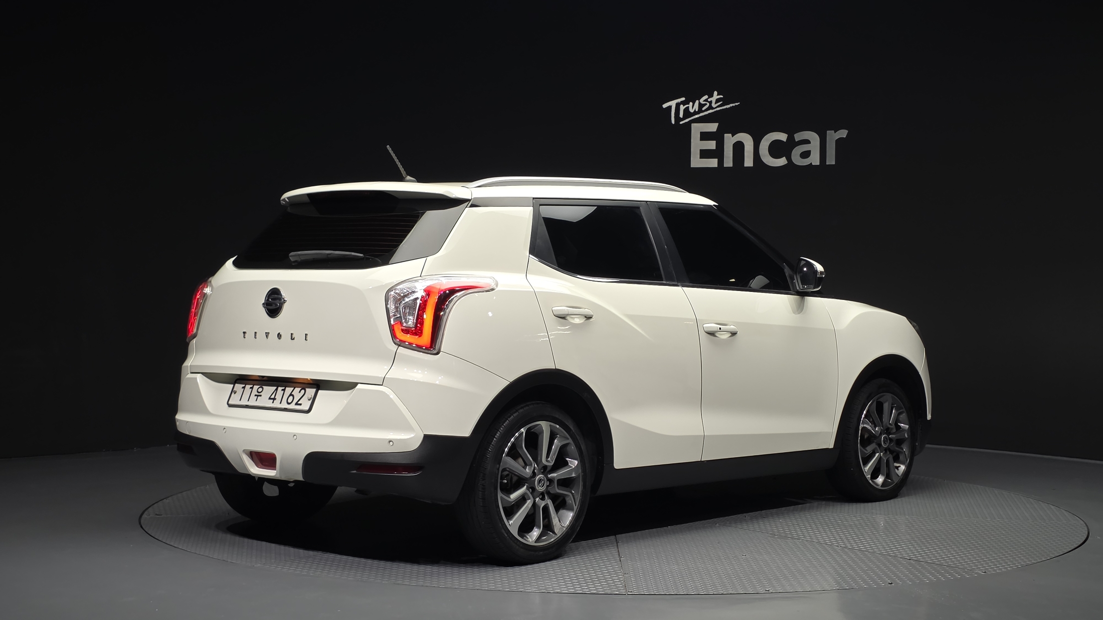 SSANGYONG TIVOLI photo 2