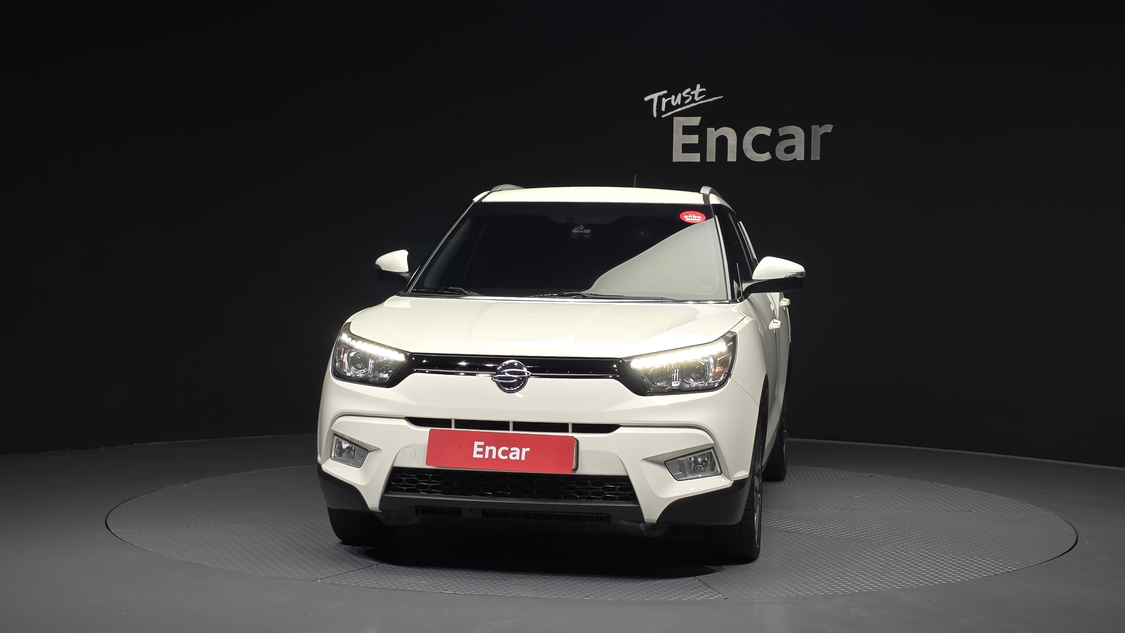 SSANGYONG TIVOLI photo 3
