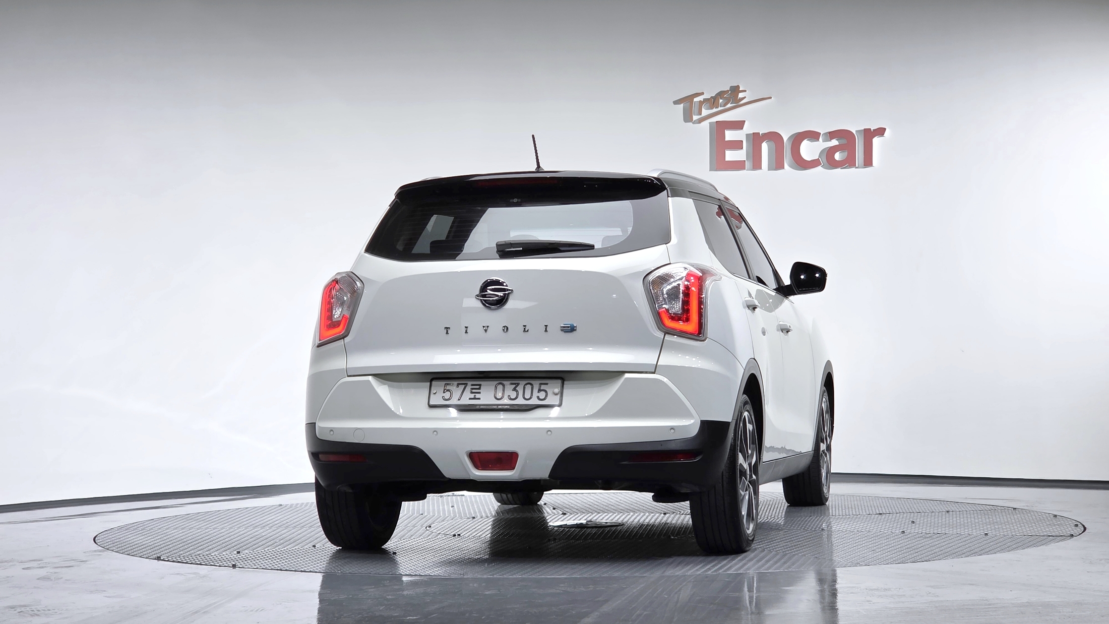 SSANGYONG TIVOLI photo 3