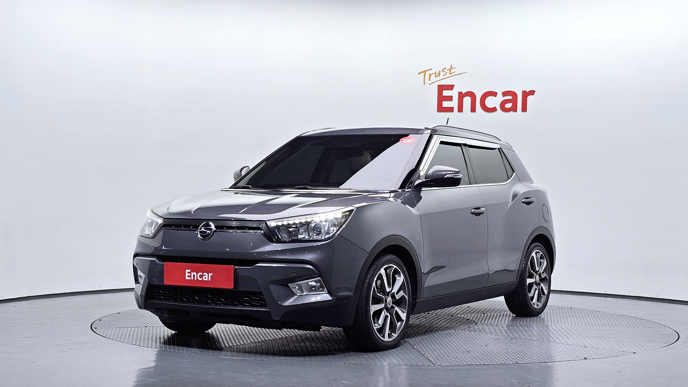 SSANGYONG TIVOLI 2015