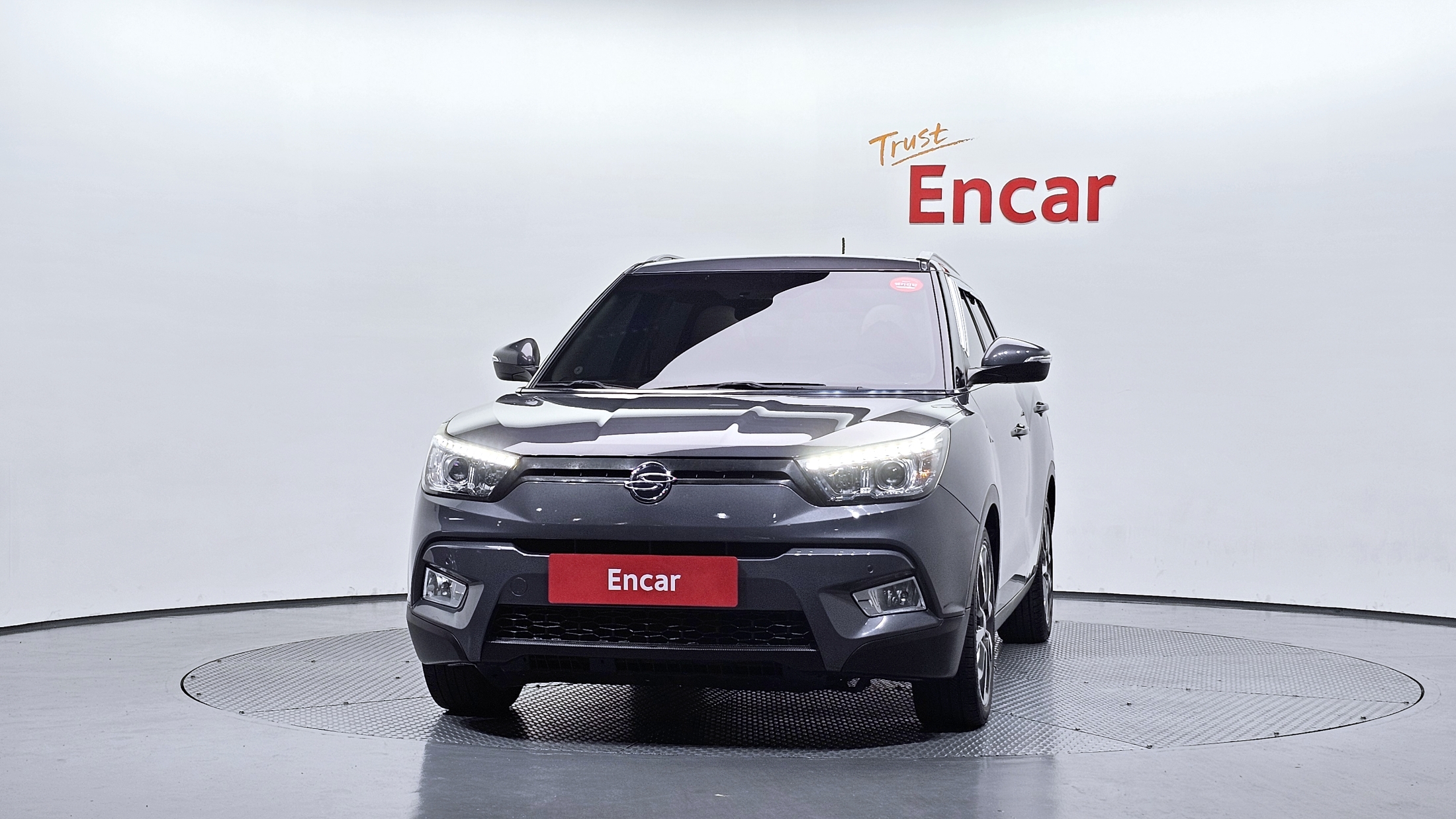 SSANGYONG TIVOLI photo 3