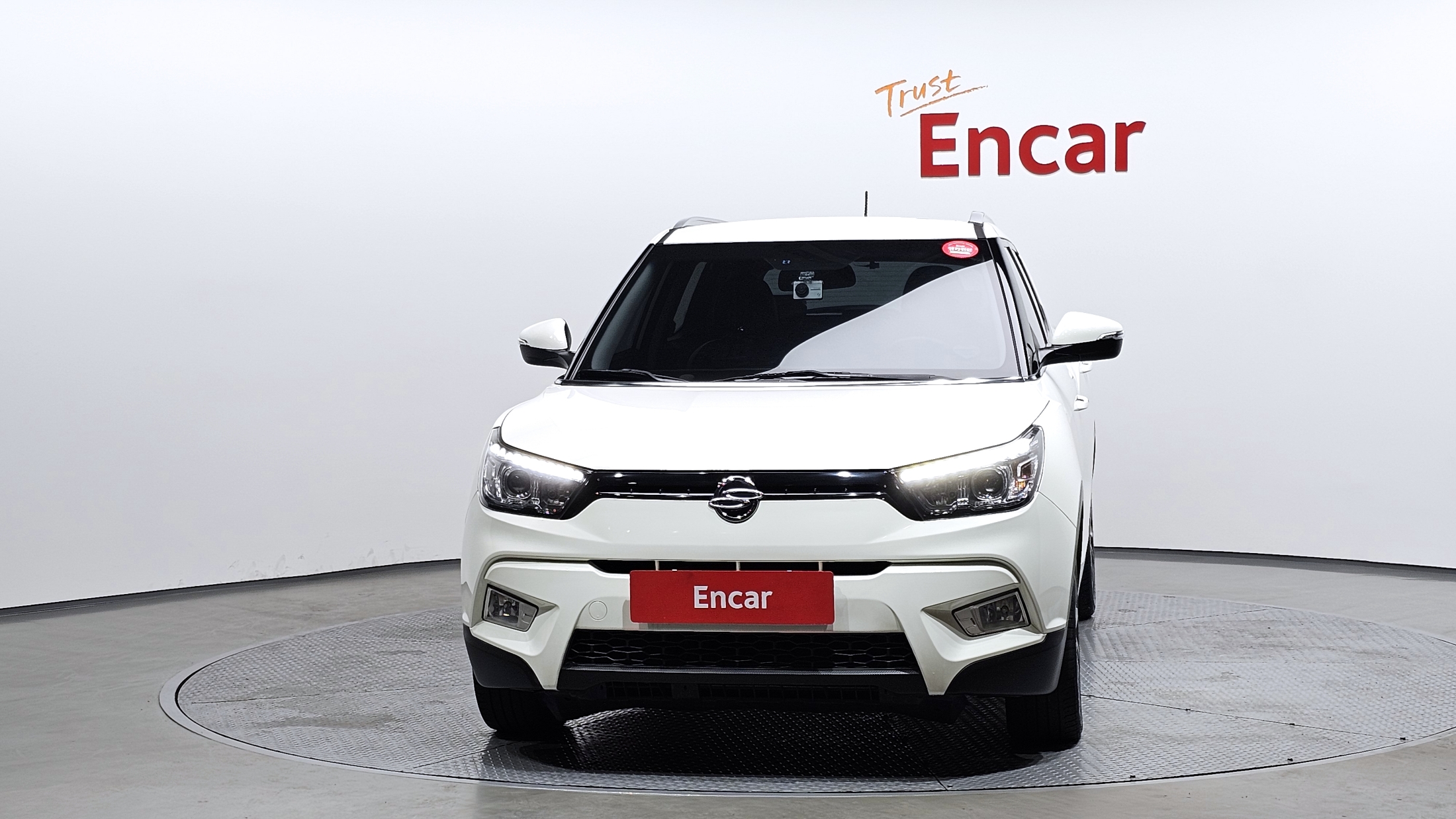 SSANGYONG TIVOLI photo 3