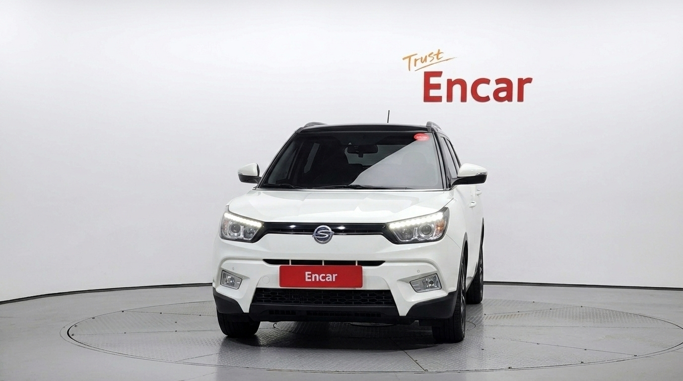 SSANGYONG TIVOLI photo 3