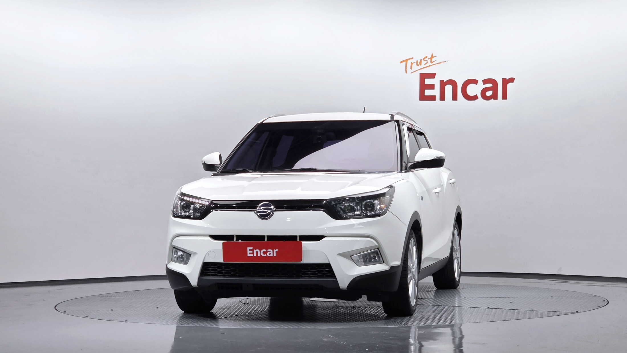 SSANGYONG TIVOLI photo 3
