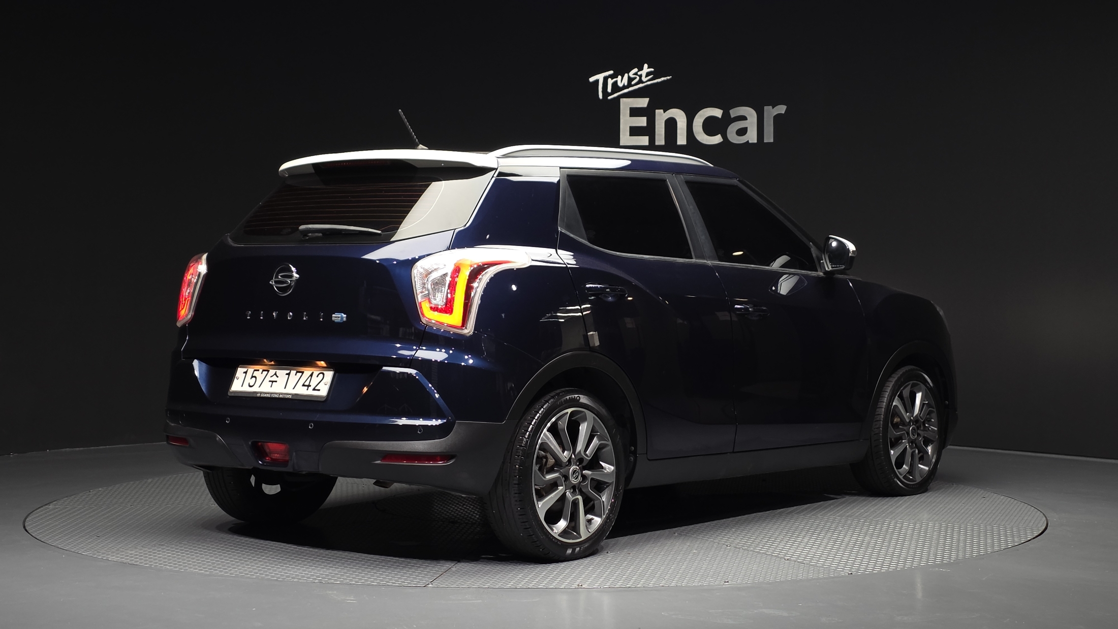 SSANGYONG TIVOLI photo 2