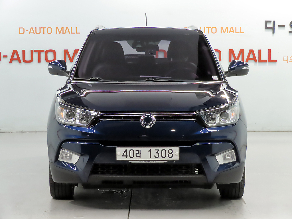 SSANGYONG TIVOLI photo 2