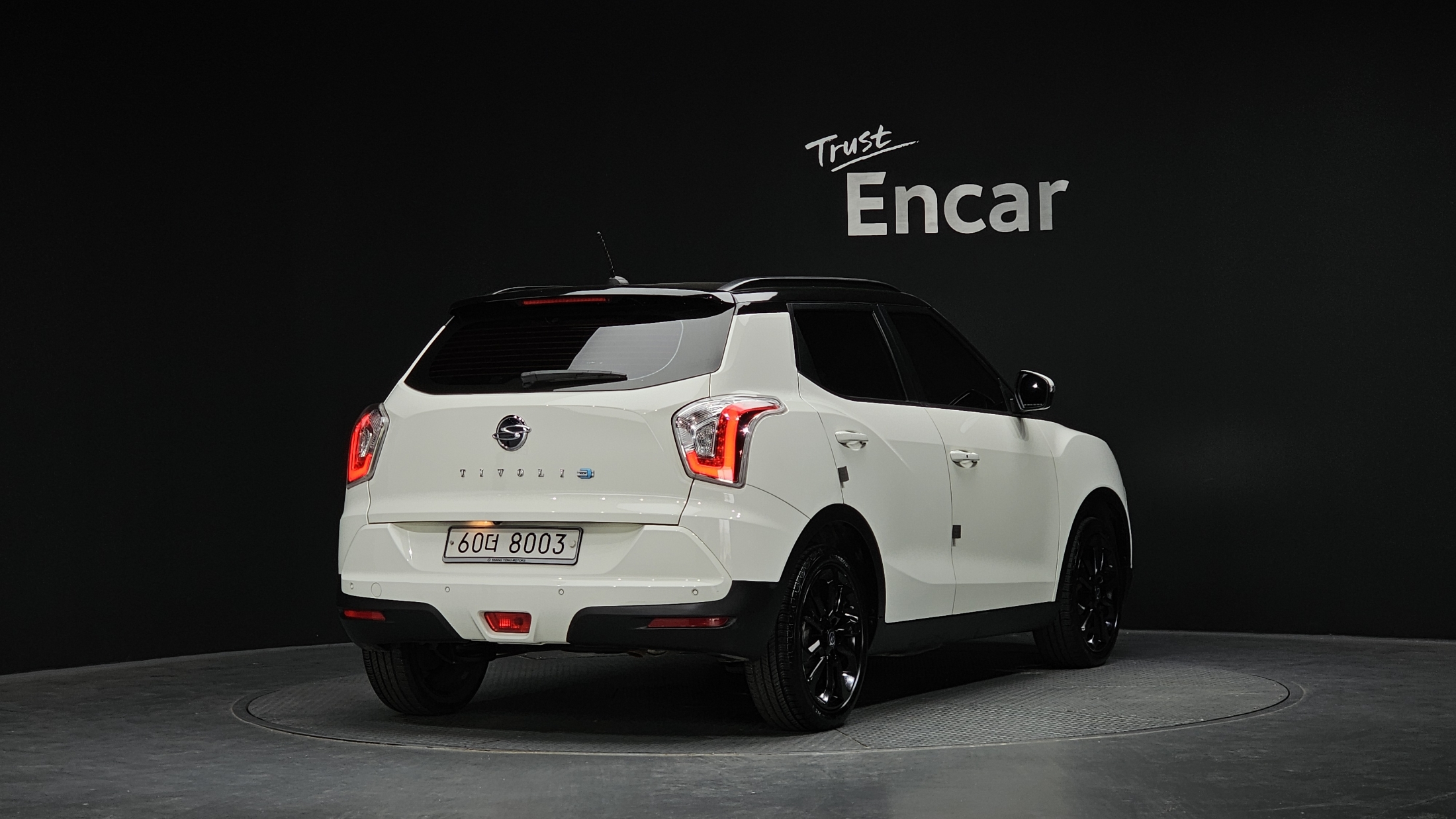 SSANGYONG TIVOLI photo 2