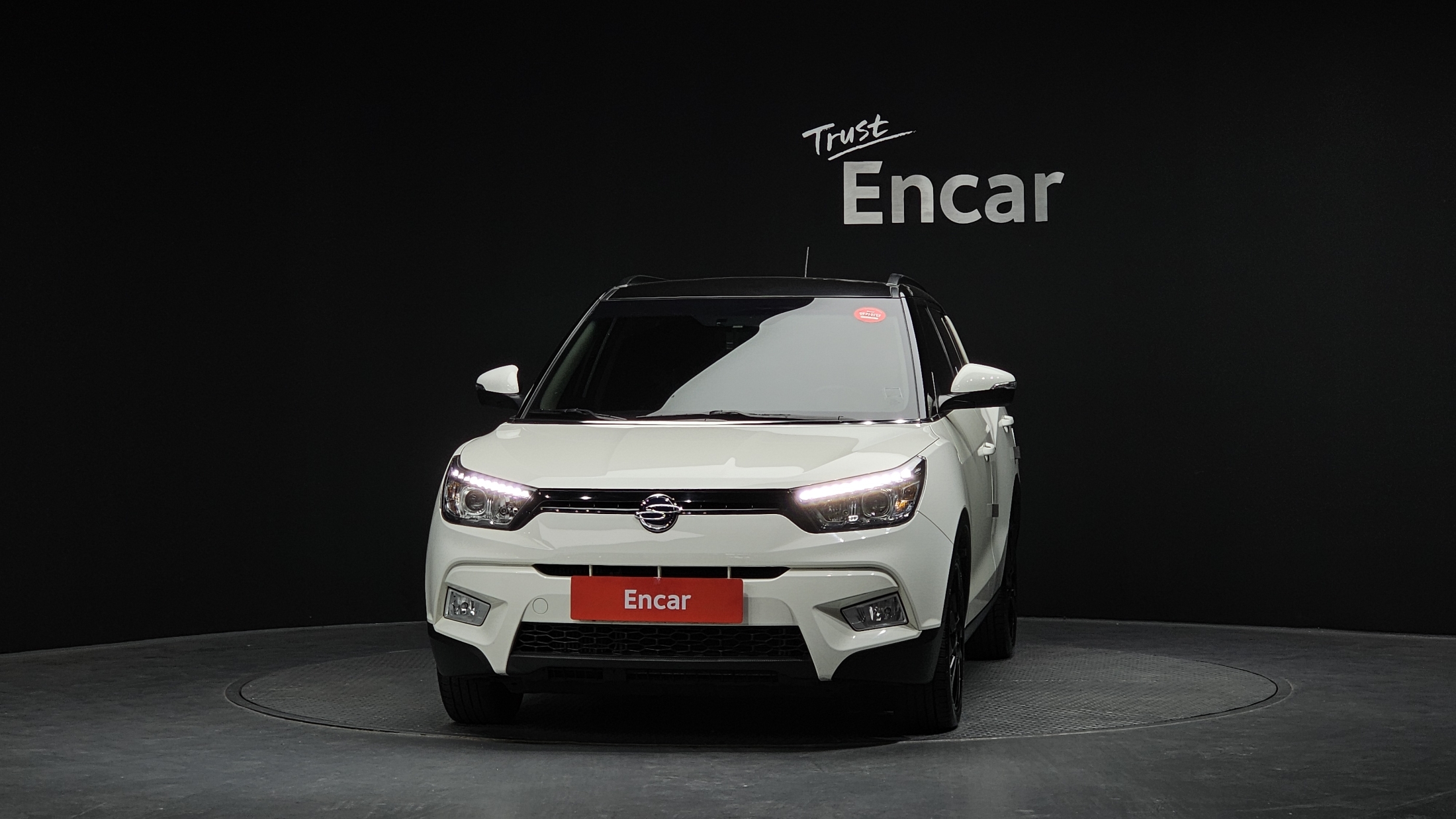 SSANGYONG TIVOLI photo 3