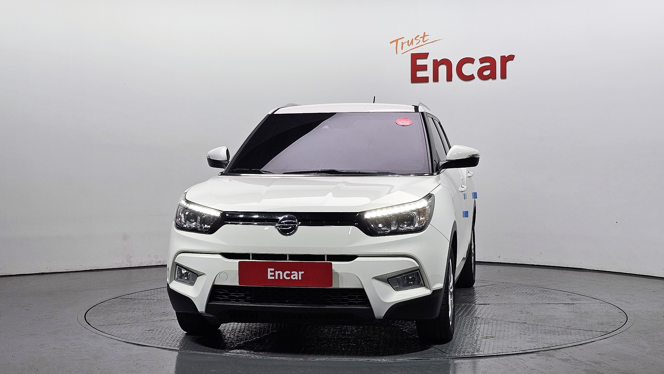 SSANGYONG TIVOLI photo 3