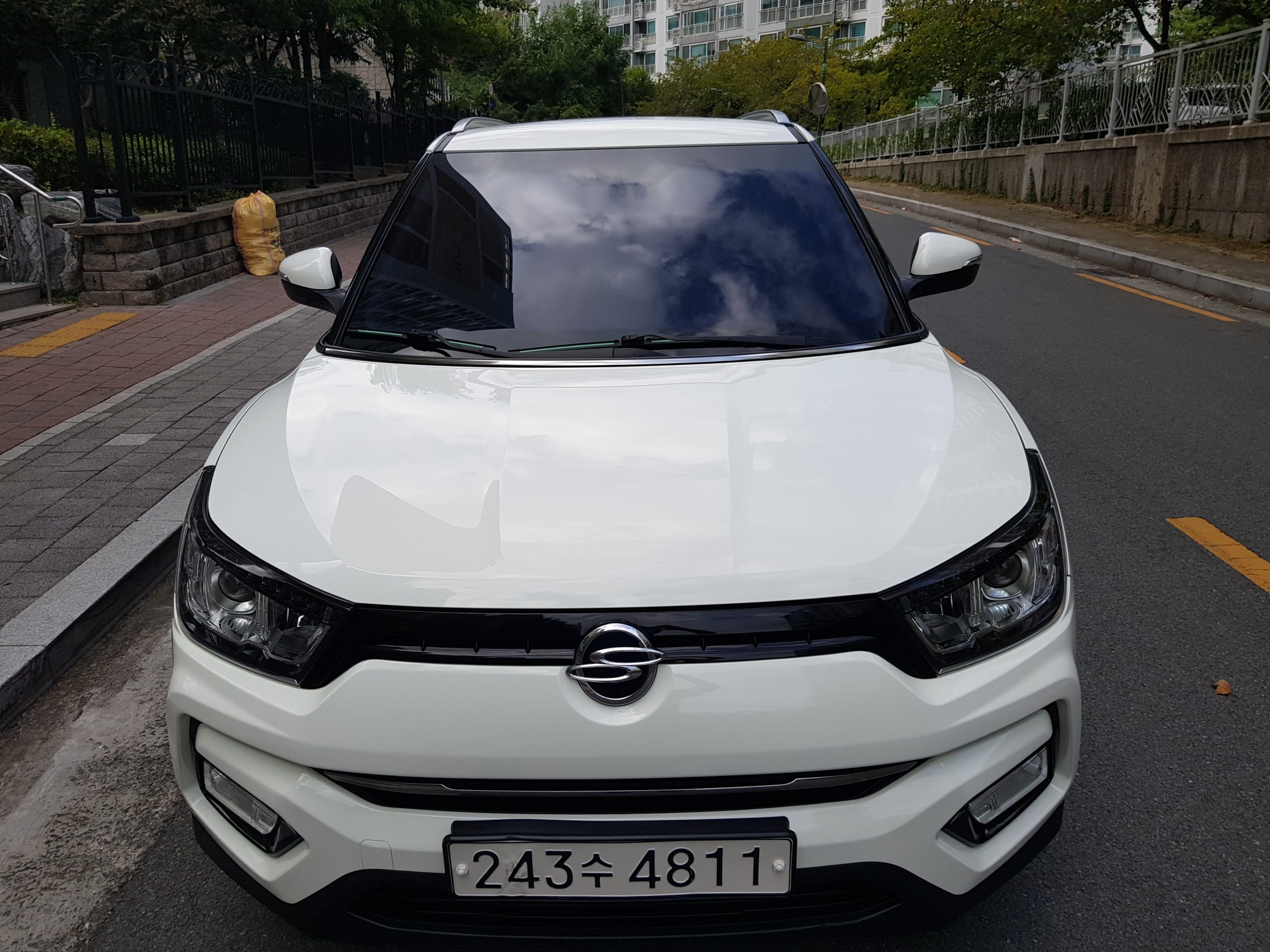 Mazda Bongo front view