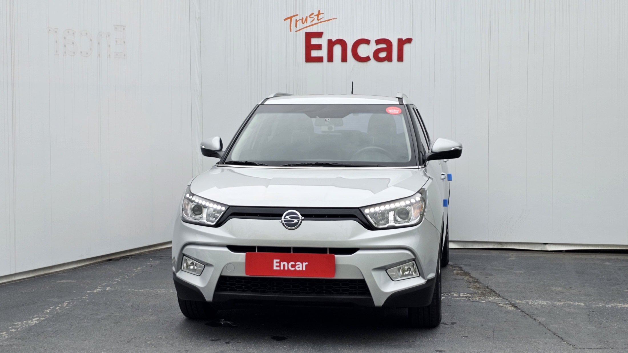 SSANGYONG TIVOLI photo 3