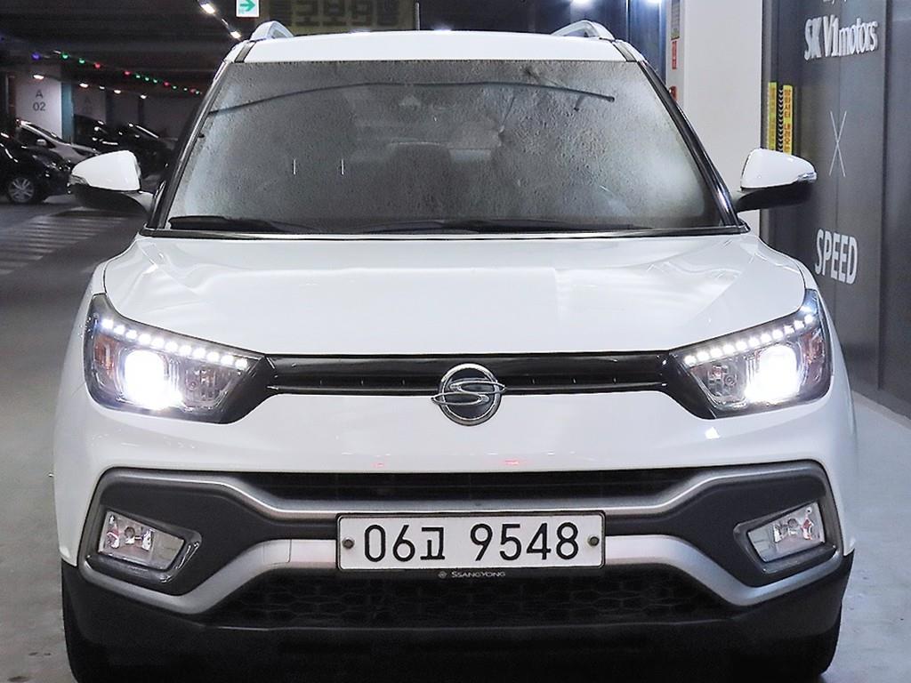 SSANGYONG TIVOLI photo 2