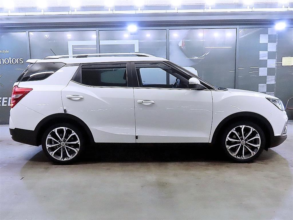 SSANGYONG TIVOLI photo 3