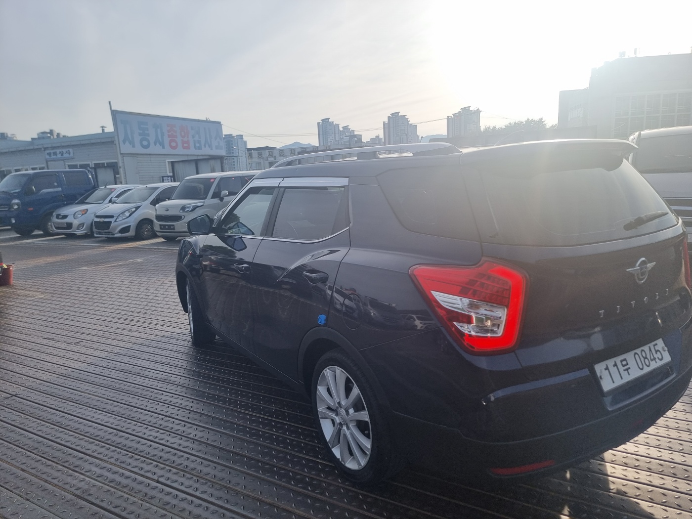 SSANGYONG TIVOLI photo 3