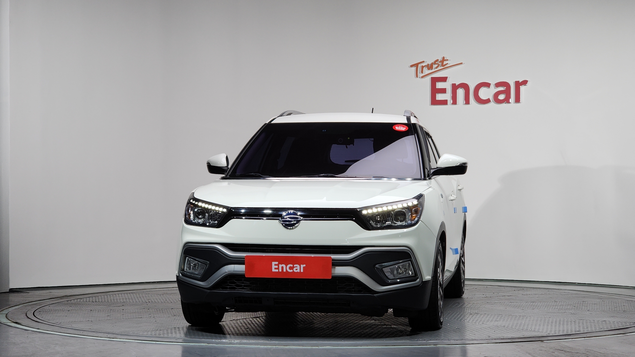 SSANGYONG TIVOLI photo 3