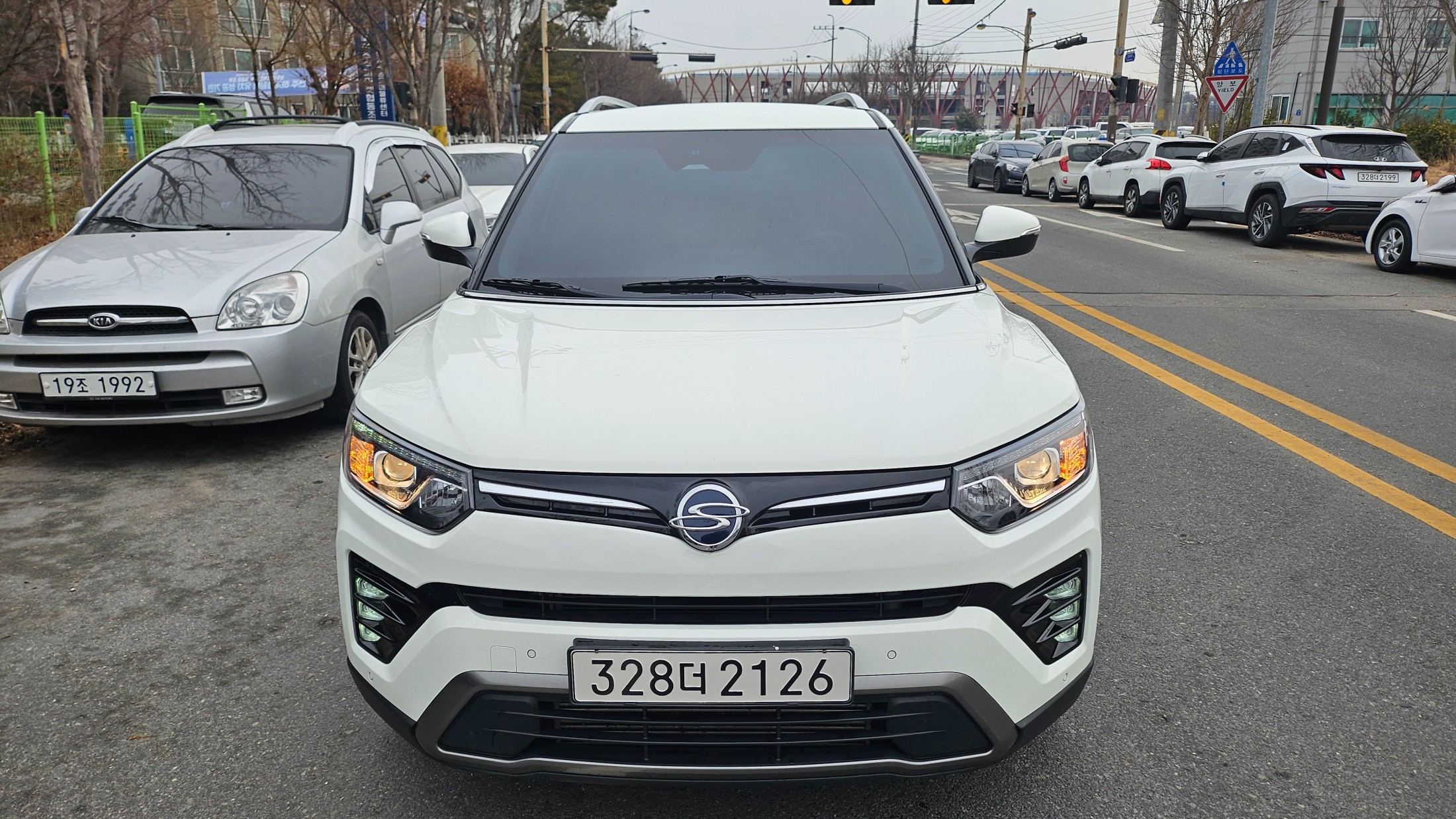 SSANGYONG TIVOLI photo 2