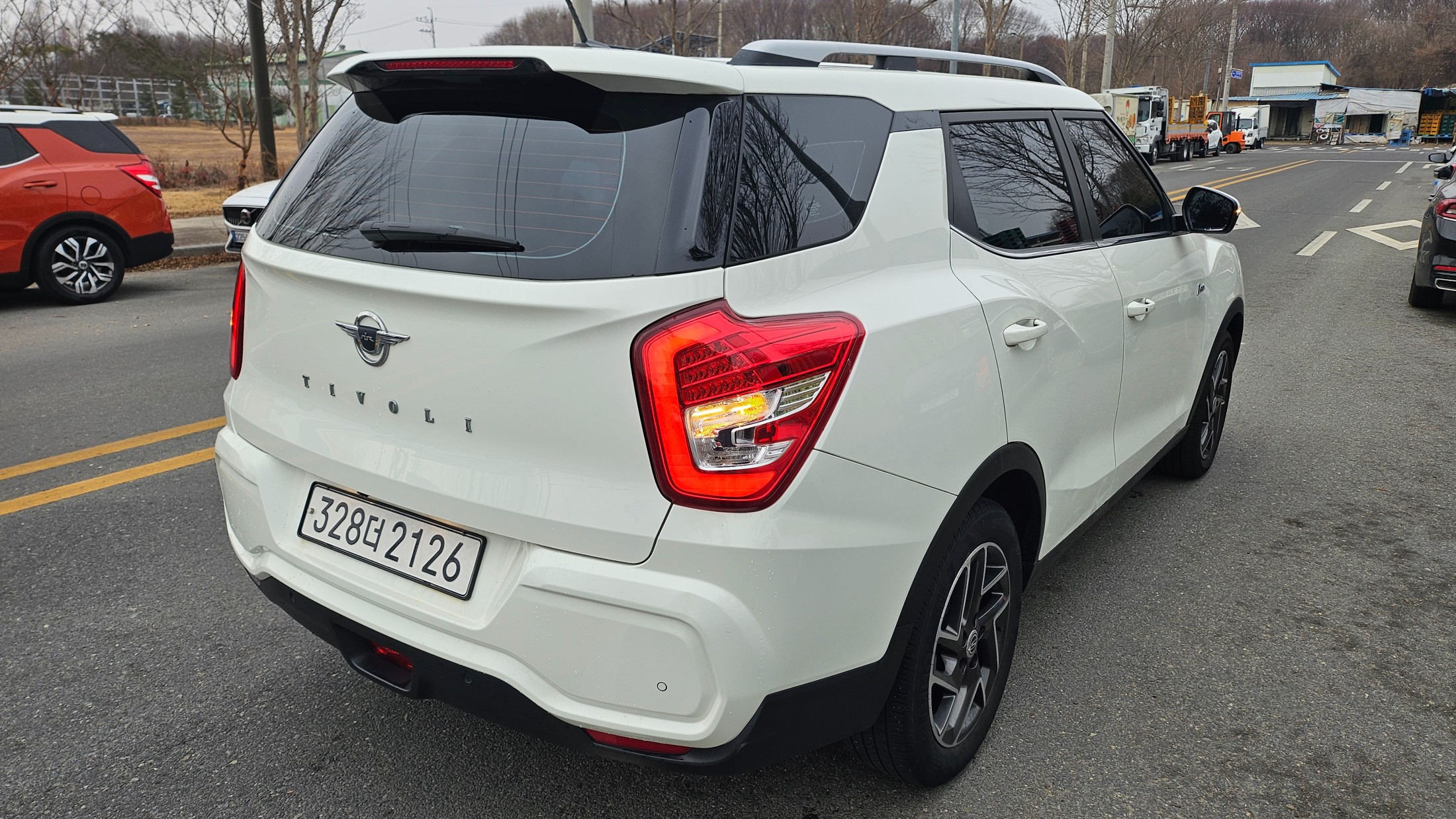 SSANGYONG TIVOLI photo 3