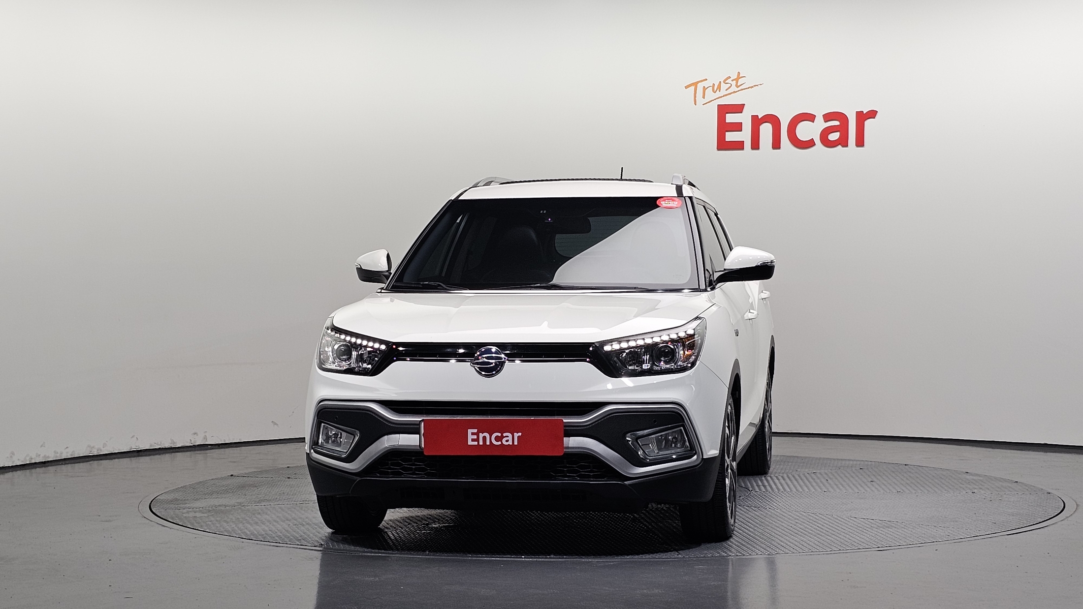 SSANGYONG TIVOLI photo 3