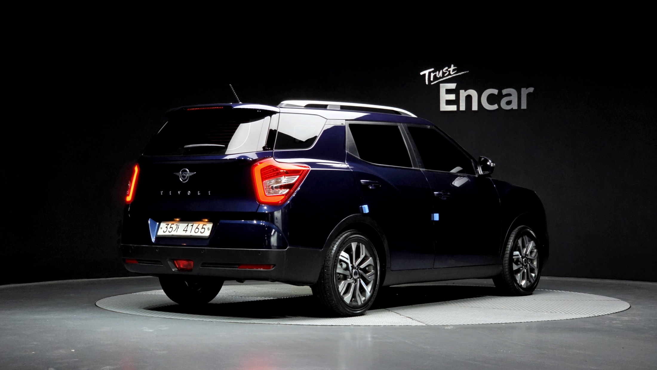 SSANGYONG TIVOLI photo 2