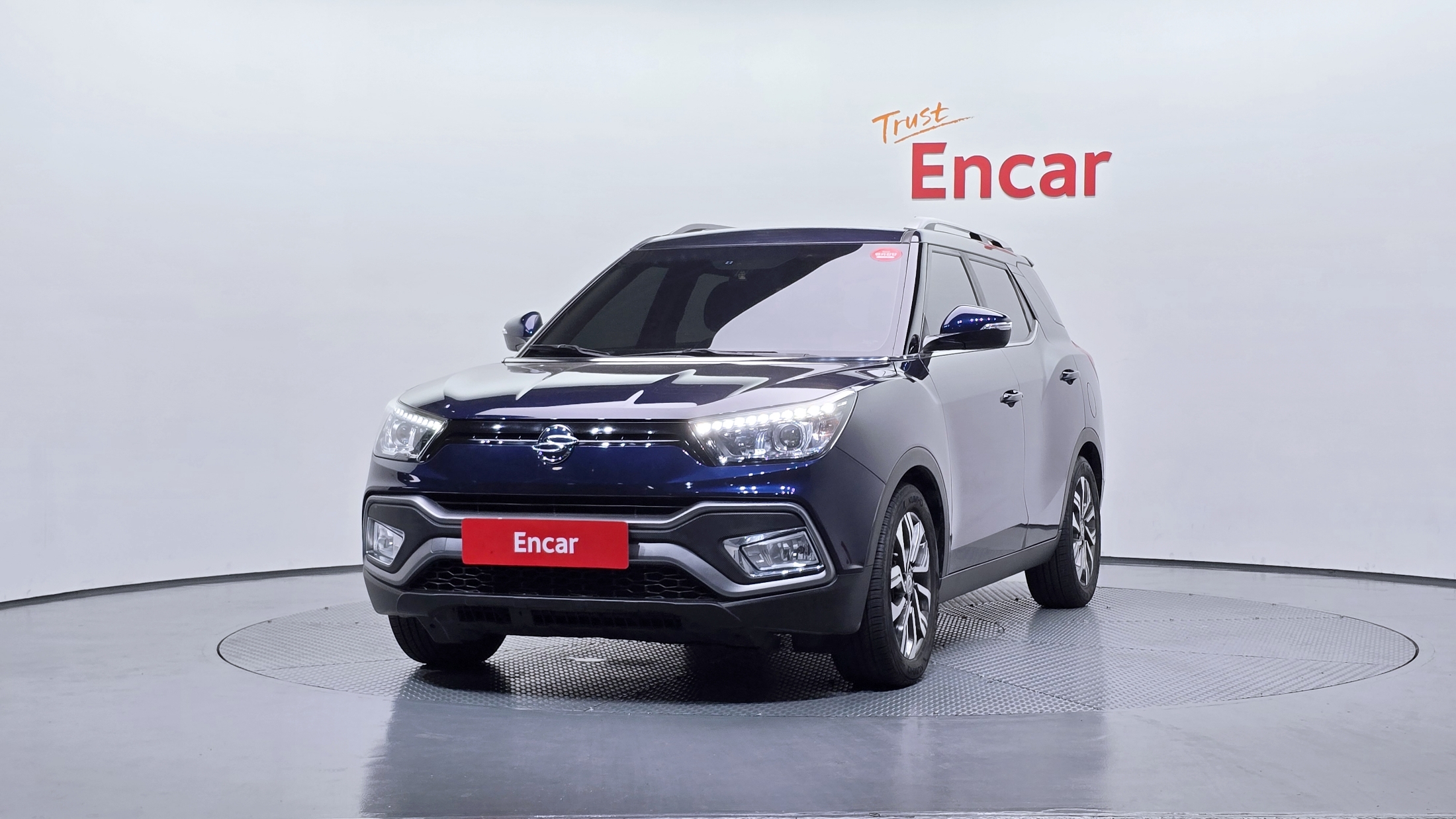 SSANGYONG TIVOLI photo 3